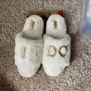 I DO wedding slippers! great slippers, never worn. brand new